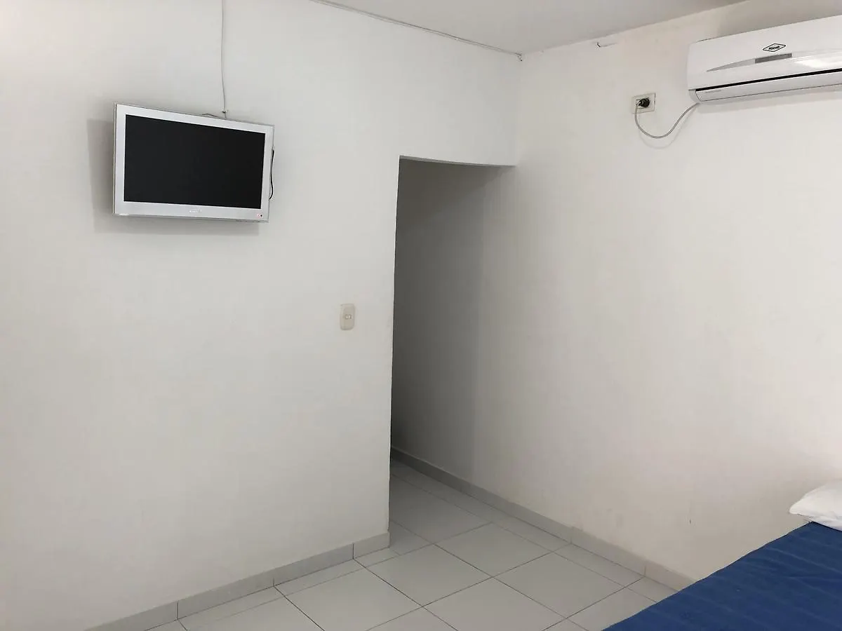 מלון Casa Bonita En Santa Marta 3*, סנטה מרתה